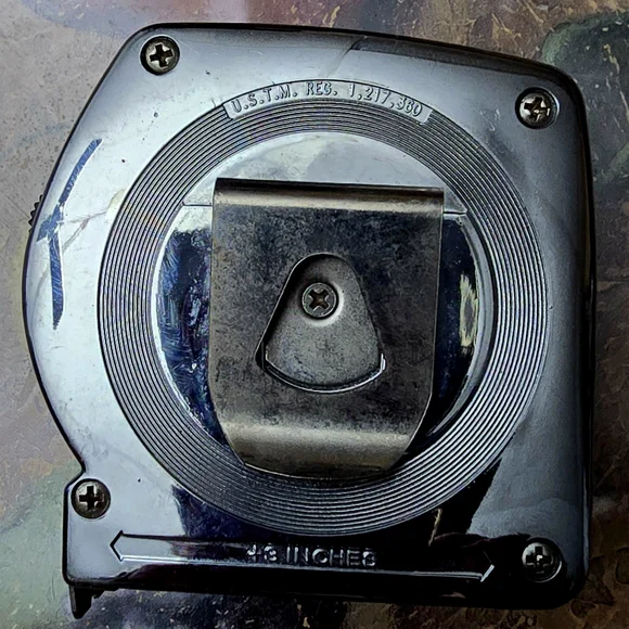 Stanley PowerLock 25' Tape Measure - Silver w/ Belt Clip - Picture 3 of 7